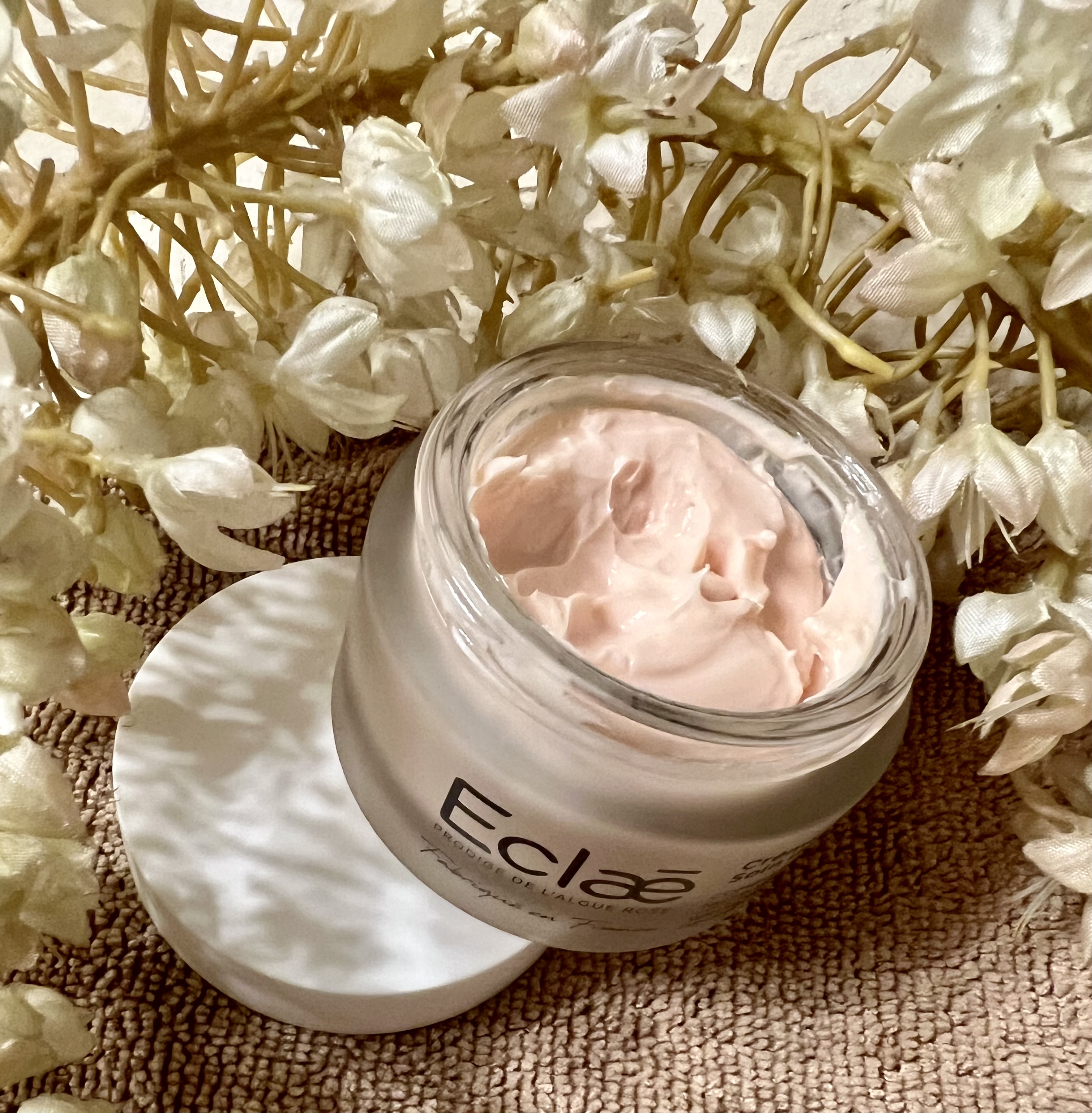 Découvrez les Bienfaits de la Crème Soin de Nuit d’Eclaé.